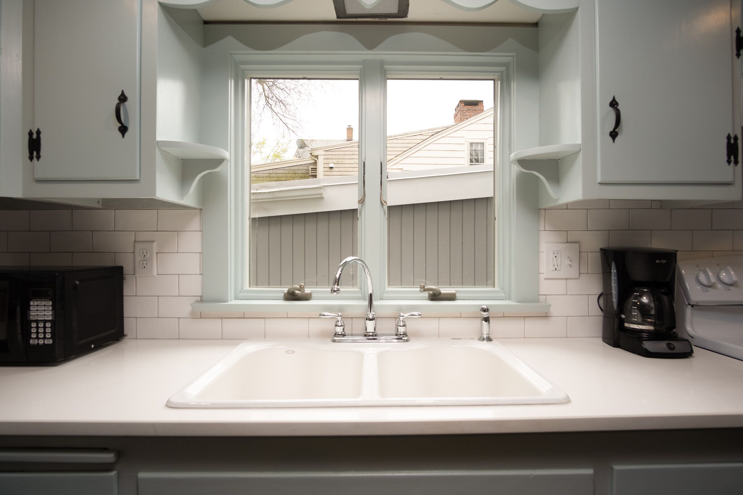 Newly renovated 3 bedroom/3 bathroom unit