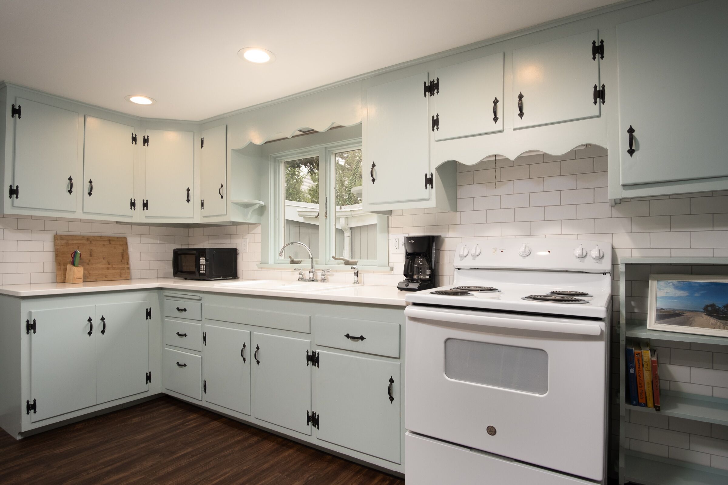 Newly renovated 3 bedroom/3 bathroom unit