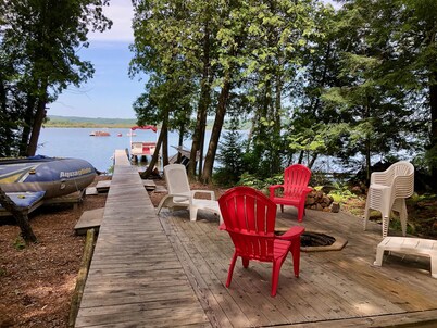 Ski Crystal! 4 FLOORS of FUN! Gameroom! PONTOON BOAT! Kayaks! NEW WIFI!