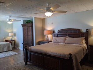 2 bedrooms, iron/ironing board, WiFi, bed sheets