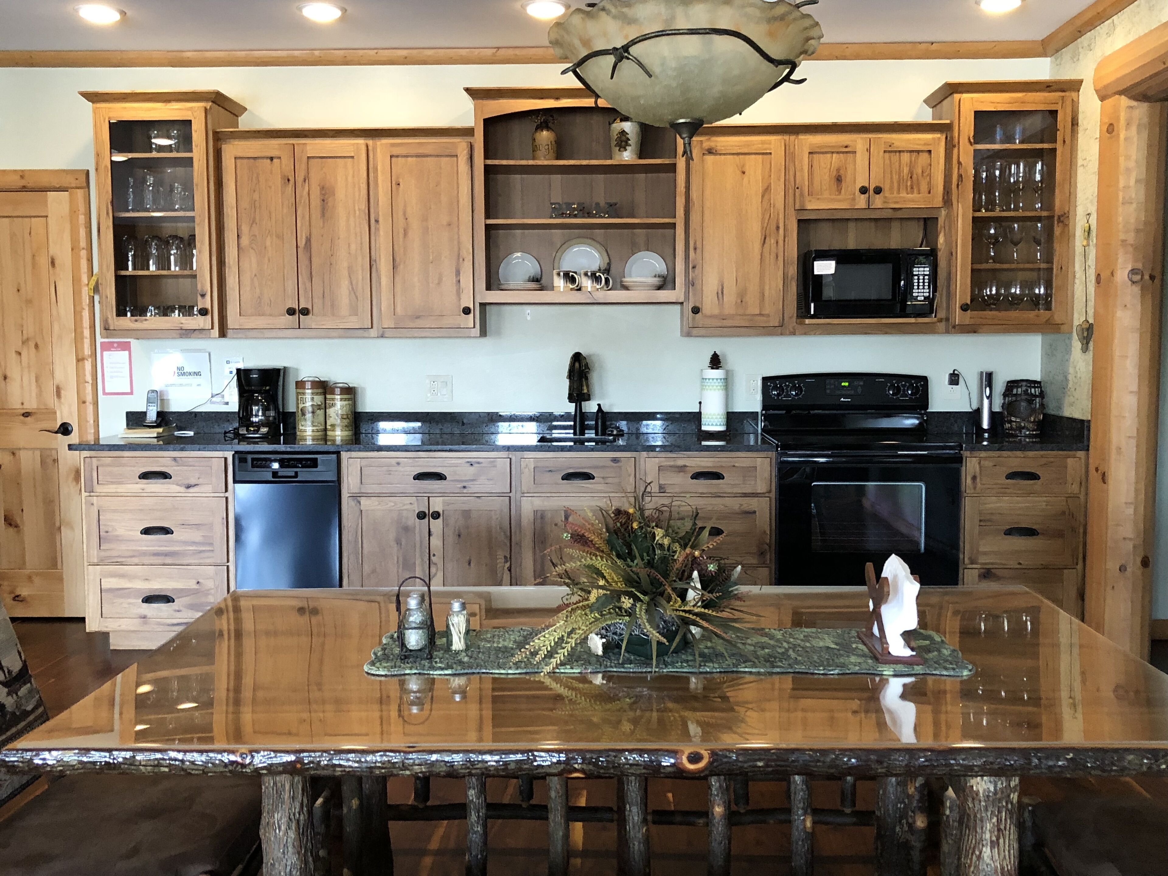 Secluded escape in NE Iowa, perfect for 3 couples or small family groups.