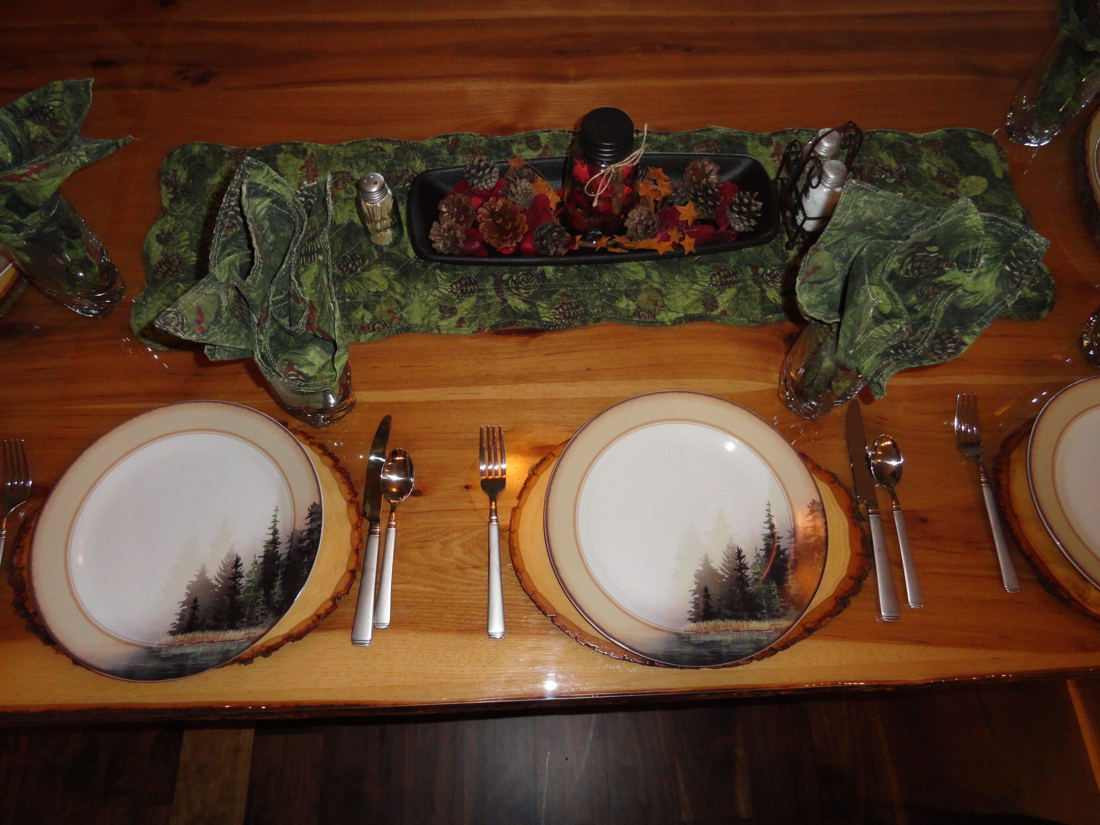 Secluded escape in NE Iowa, perfect for 3 couples or small family groups.