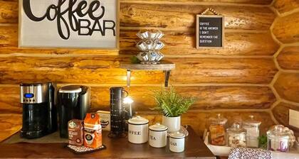 5 Bed 5 Bath Luxury Nashville Lodge! Pickleball Game Rm Sauna Fire Pit & Hot-tub