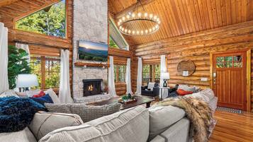 Smart-TV, Kamin, DVD-Player, BĂŒcher