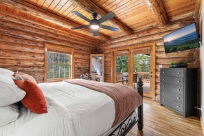 5 Schlafzimmer, Schreibtisch, Bügeleisen/Bügelbrett, Reisekinderbett