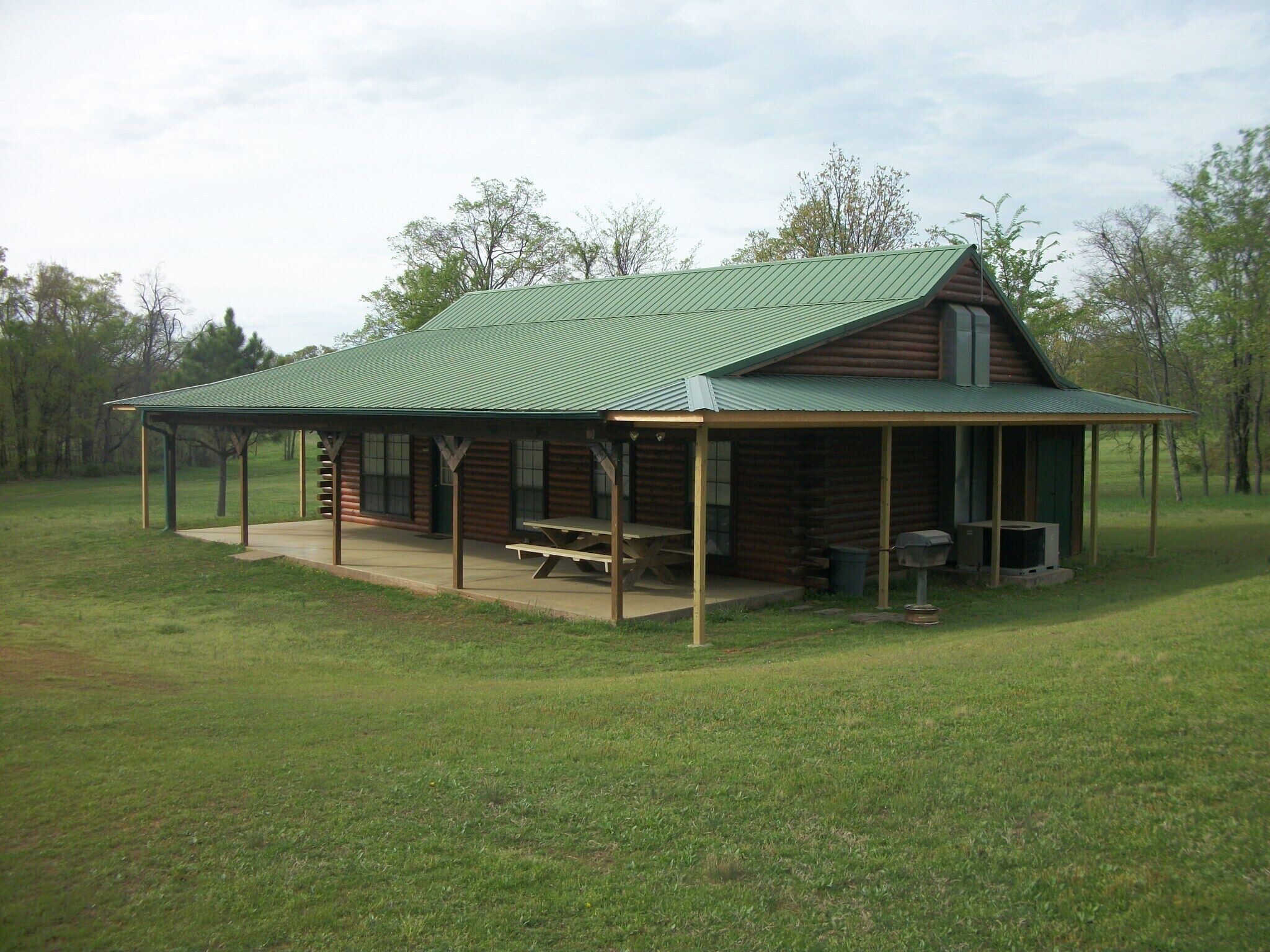 Pettit Mt. Ranch Log Cabin on Gated 37 acres near Pettit Bay and Tenkiller Lake