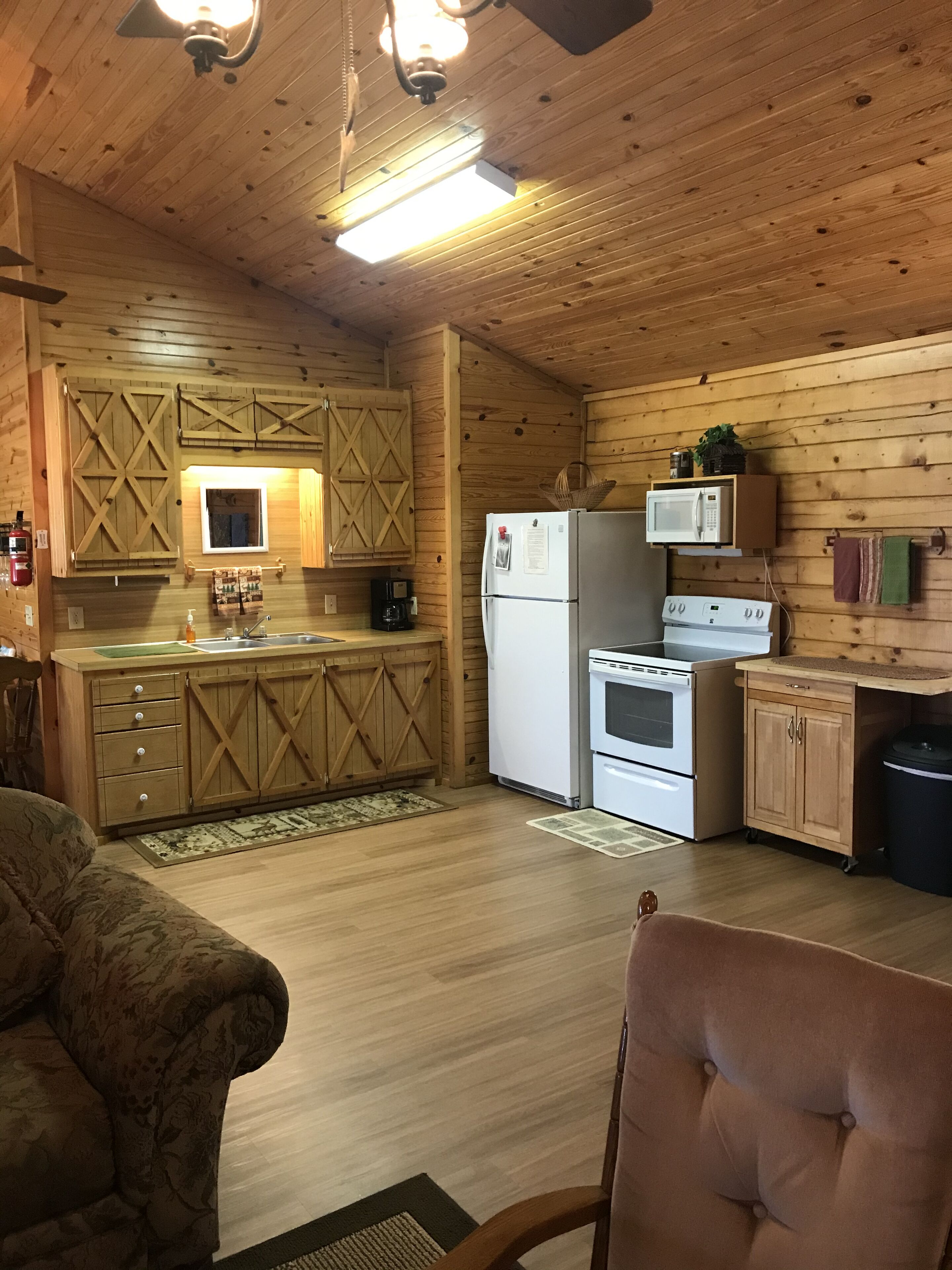 Pettit Mt. Ranch Log Cabin on Gated 37 acres near Pettit Bay and Tenkiller Lake