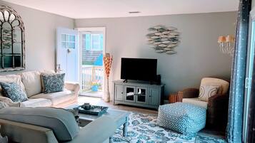 Smart-TV, DVD-Player, Bücher