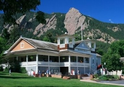 Chautauqua Park 5 Bedroom Home Blocks from Boulder's Majestic Flatirons