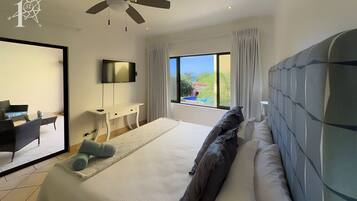 2 bedrooms, in-room safe, iron/ironing board, free WiFi