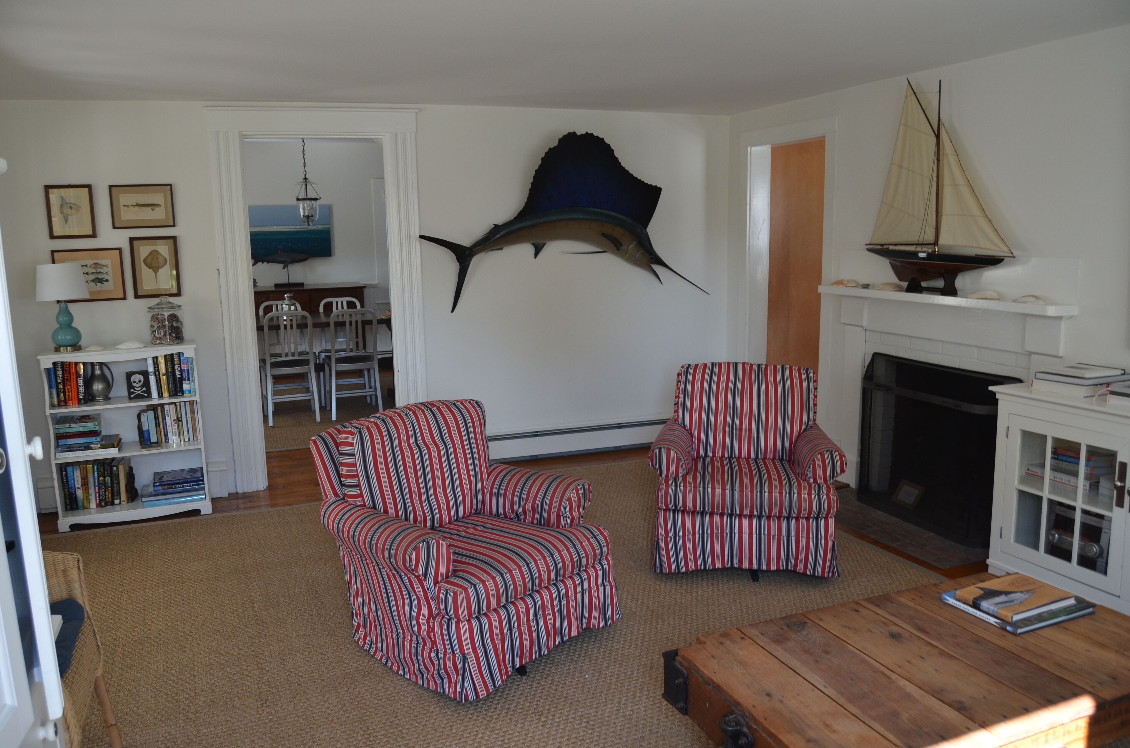 Quaint & Cozy Downtown Chatham Home, Walk to Town and Beaches