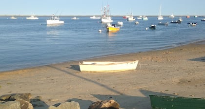 Pintoresco y acogedor centro de Chatham Home, Walk to Town y Playas