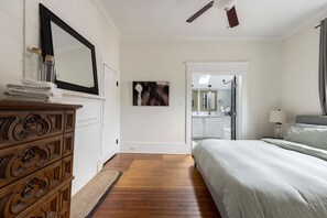 3 bedrooms, iron/ironing board, WiFi, bed sheets - Historic Craftsman, Walk to Duke (Durham)