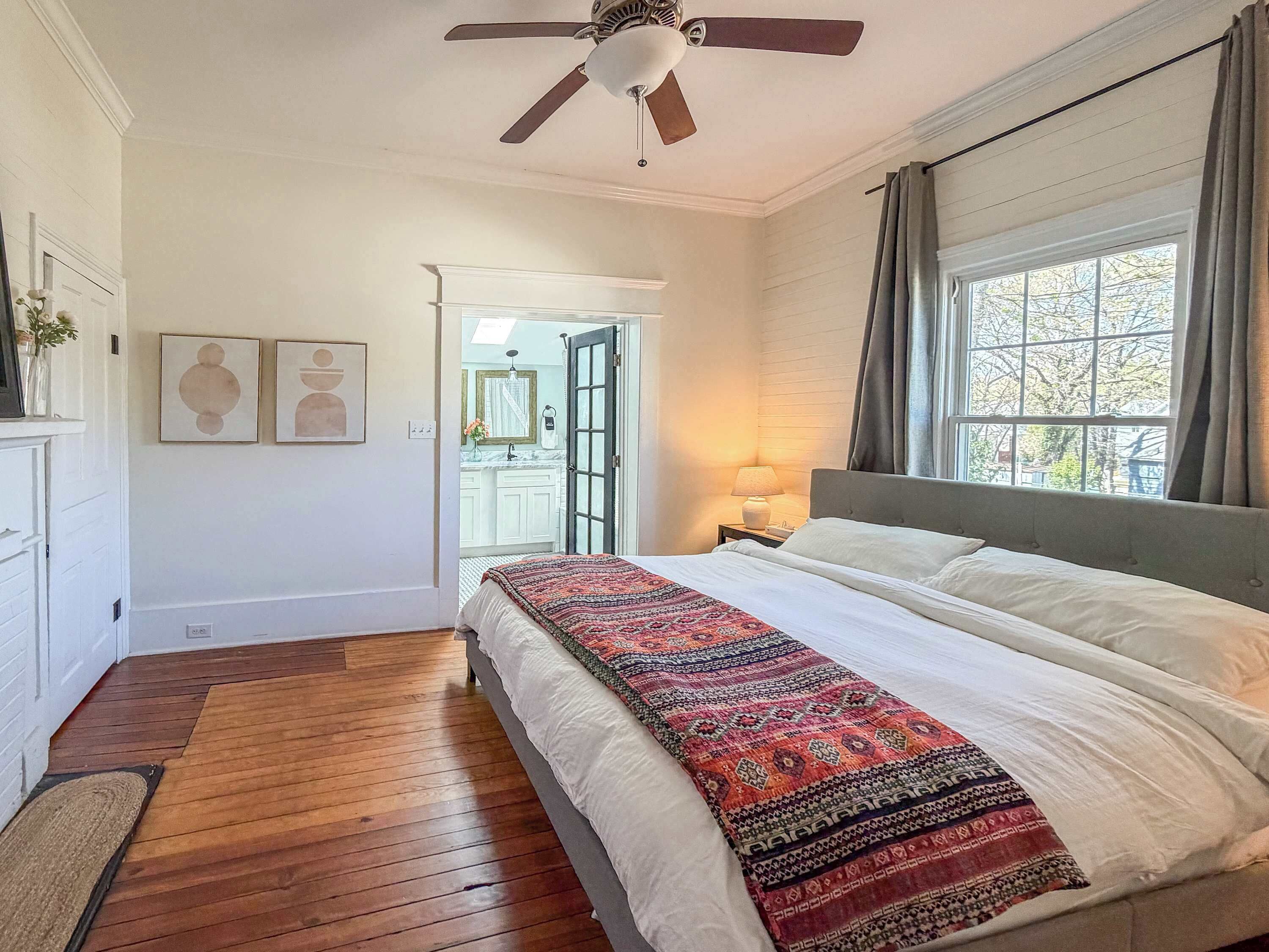 3 bedrooms, desk, iron/ironing board, WiFi