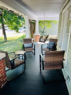 Terrace/patio - Historic Craftsman, Walk to Duke (Durham)