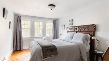 3 slaapkamers, een strijkplank/strijkijzer, wifi, beddengoed