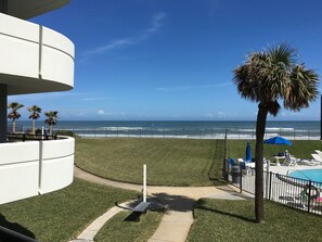 Property grounds - Spacious Oceanfront 1st Floor 2 BR/2 BA Condo (Daytona Beach)