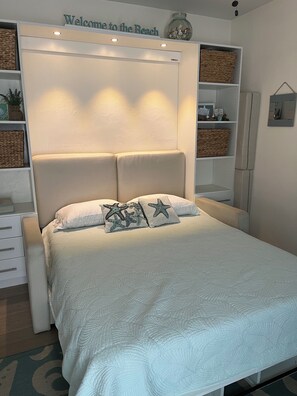 1 bedroom, desk, iron/ironing board, WiFi