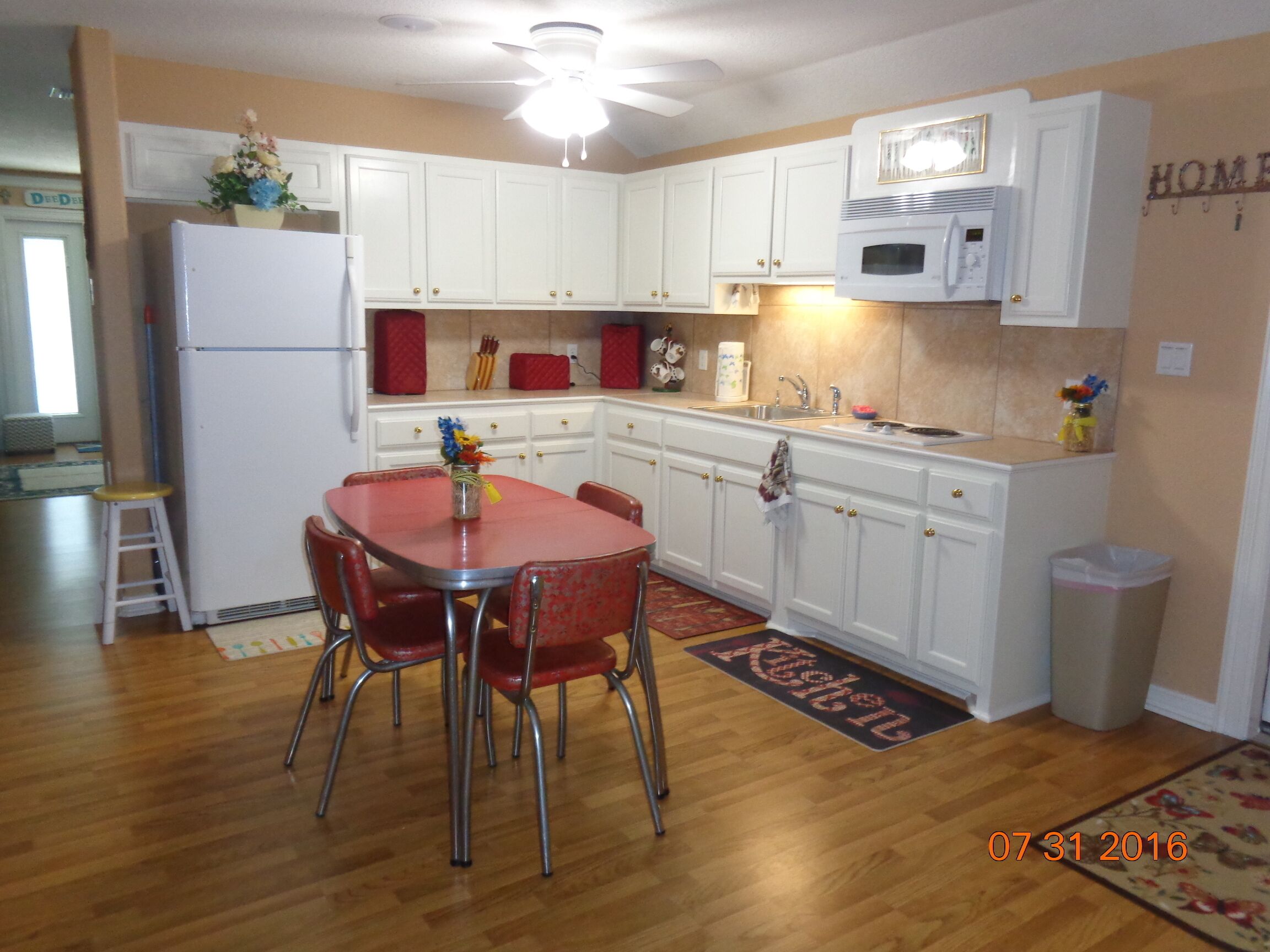 COUNTRY SETTING CLOSE TO BIG CITY ATTRACTIONS