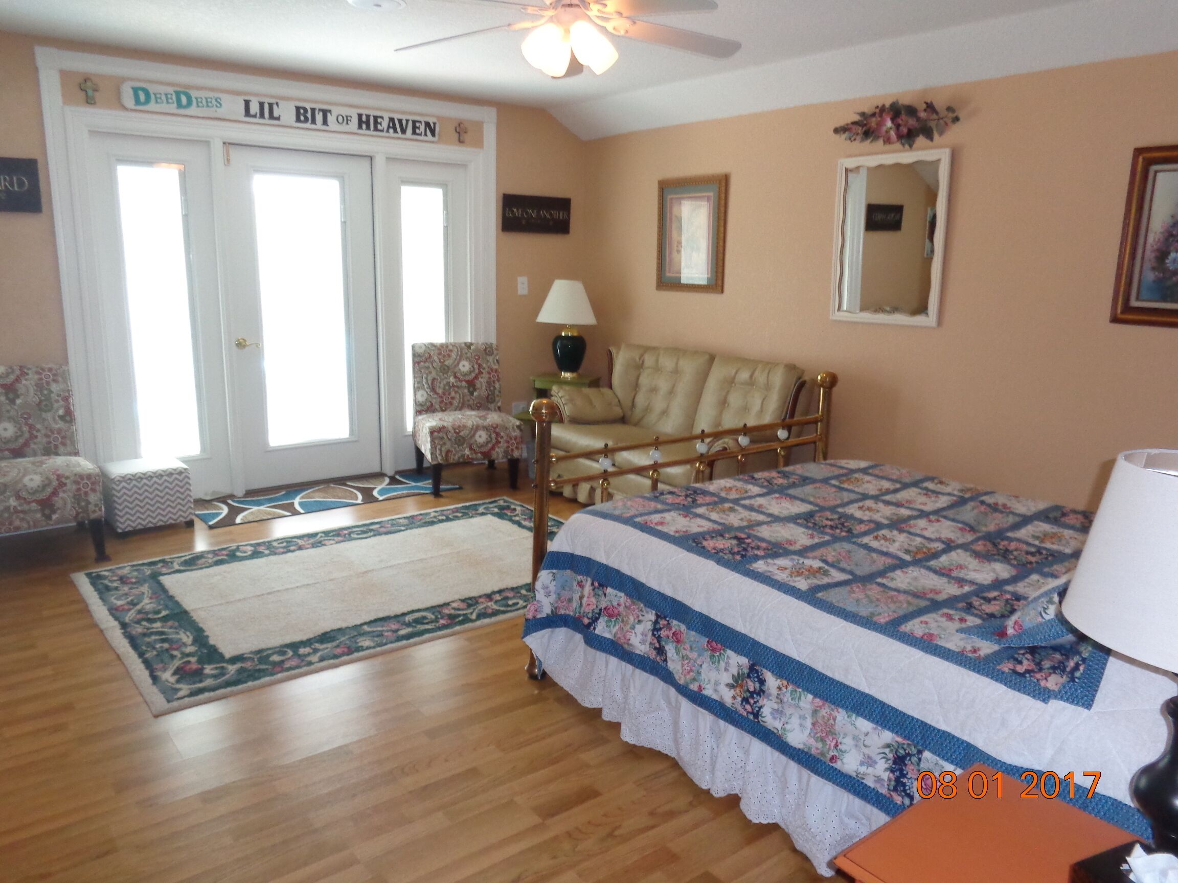 COUNTRY SETTING CLOSE TO BIG CITY ATTRACTIONS