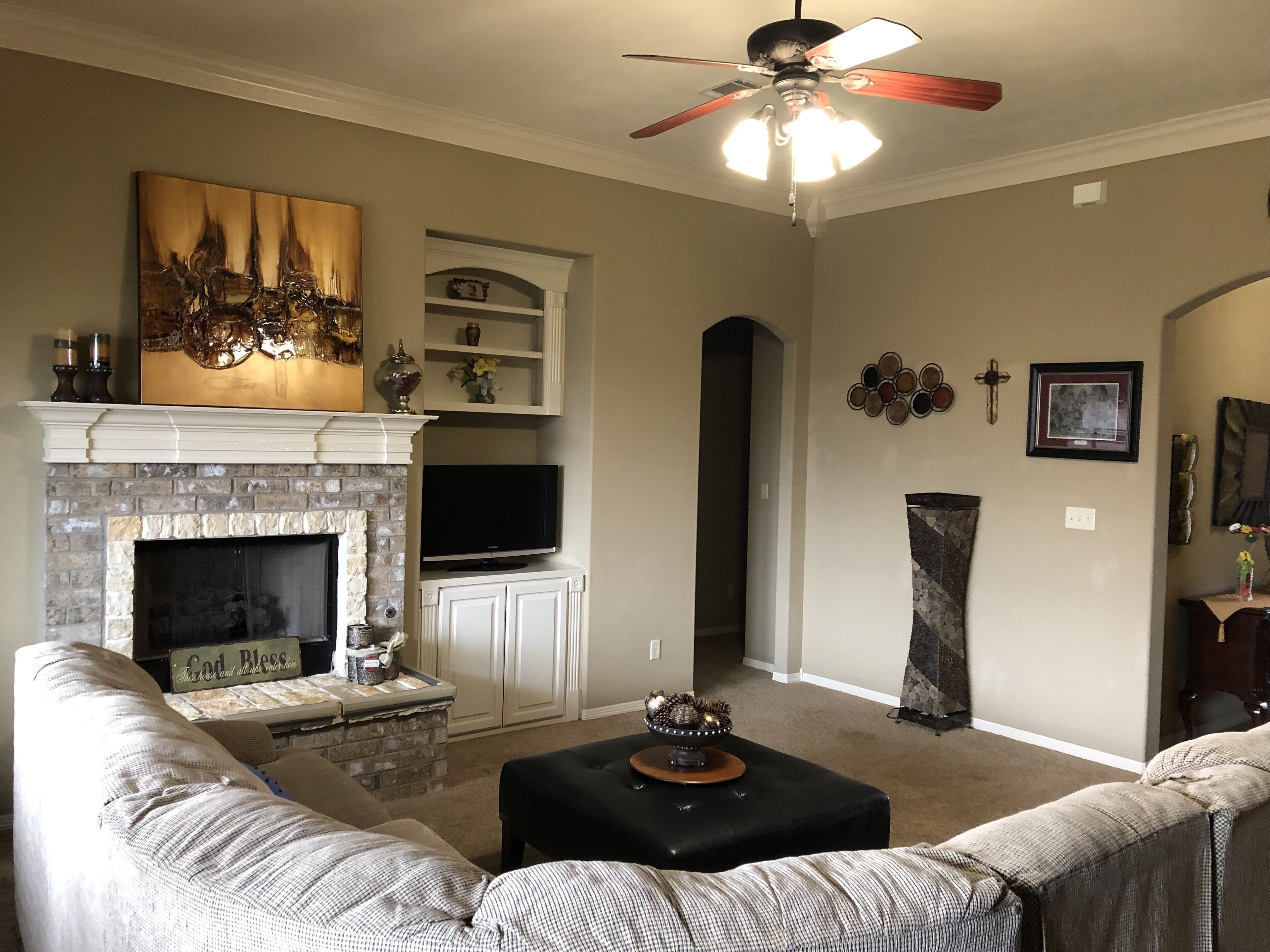 Single family, one-story home. 3 bedroom and 2 full baths.