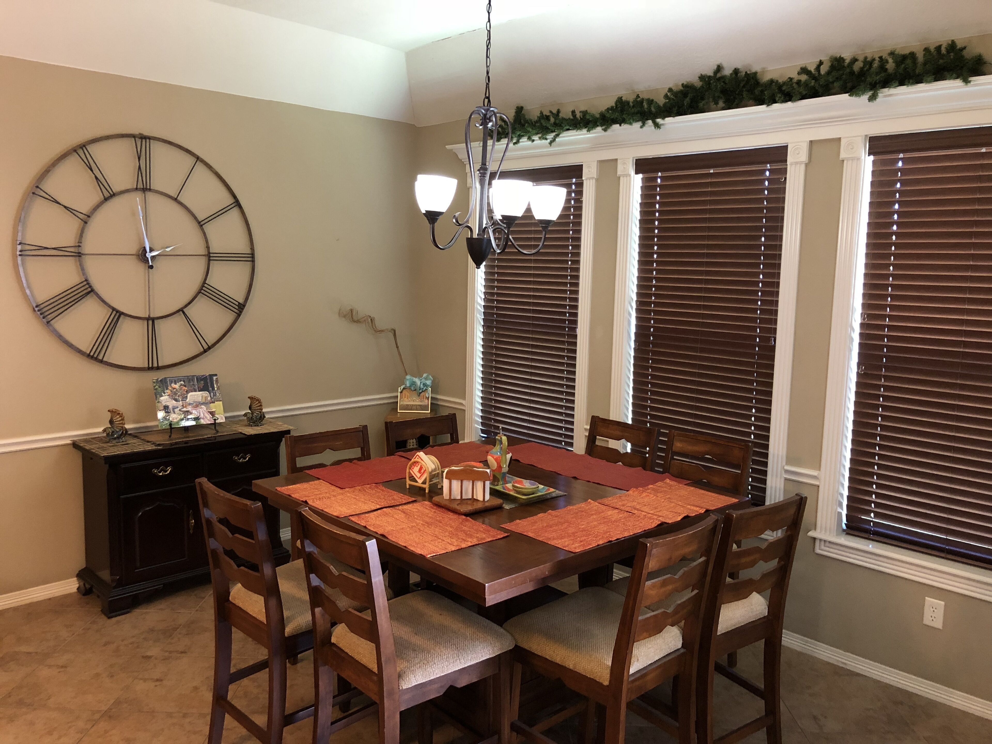 Single family, one-story home. 3 bedroom and 2 full baths.