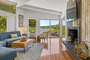 Älytelevisio, videopelejä, kirjoja, stereot