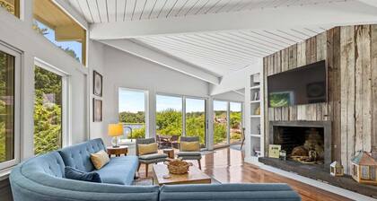 Second Wind :039-O An Orleans Estate with large heated pool, spa, on Town Cove; sleeps 24