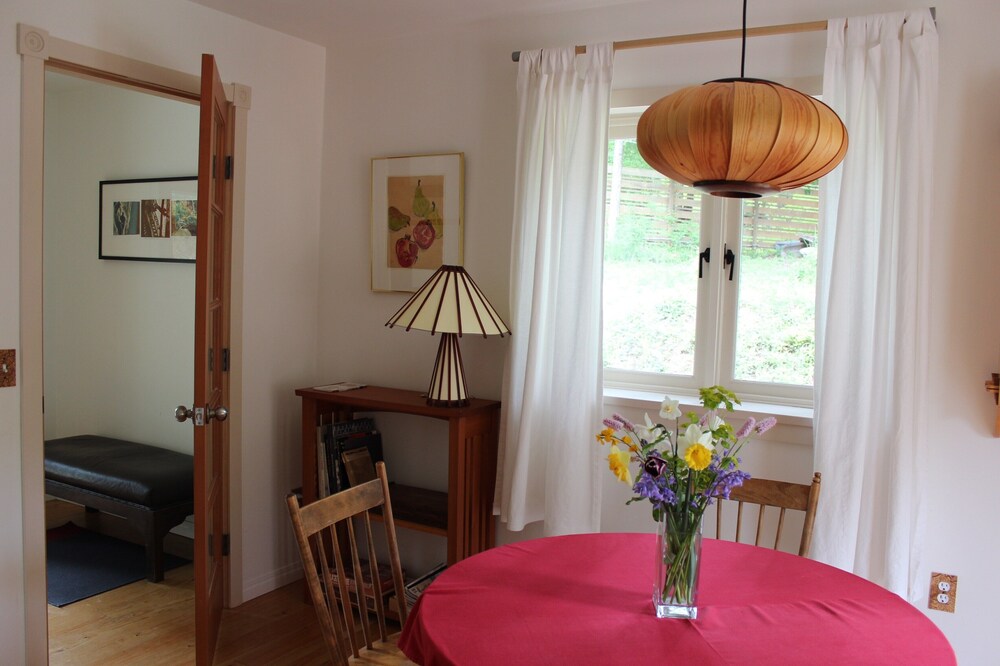 Sunny quiet self-contained patio suite near Ganges on Salt Spring Island.