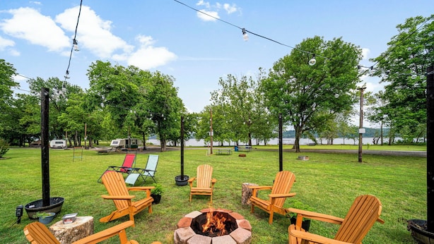 Property grounds - Pool Side Guest House On Lake Hudson Near Pryor (Adair)