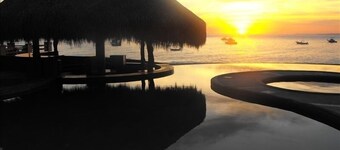 VILLAS DE CORTEZ, Beachfront, 24 PICKLEBBALL CTS, Poolside, , 1 BR Condo,