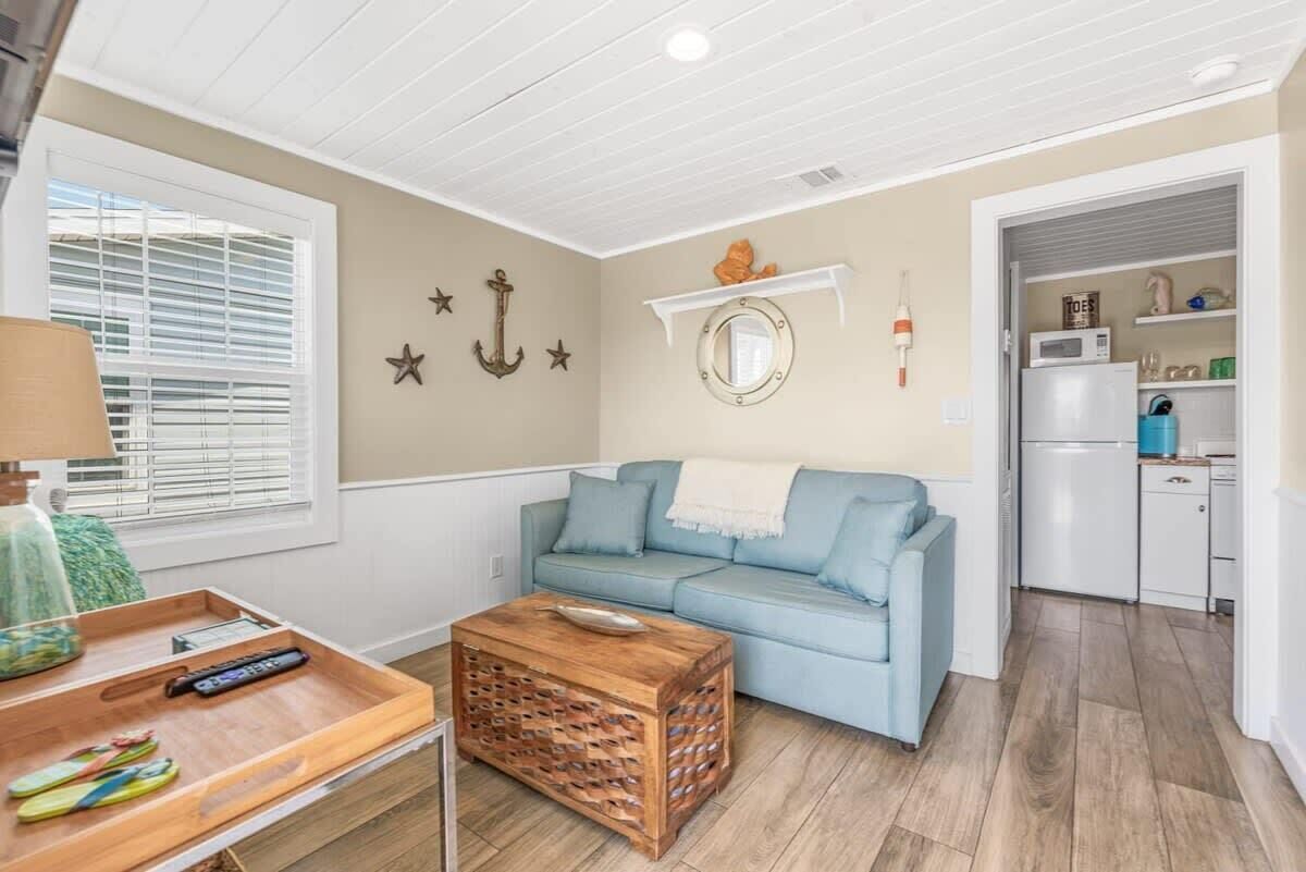 Flip Flop Inn | Starkey by Portoro