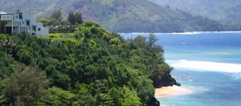 5 Stars Oceanfront Puu Poa Air Condition Unit in Northshore Princeville Kauai