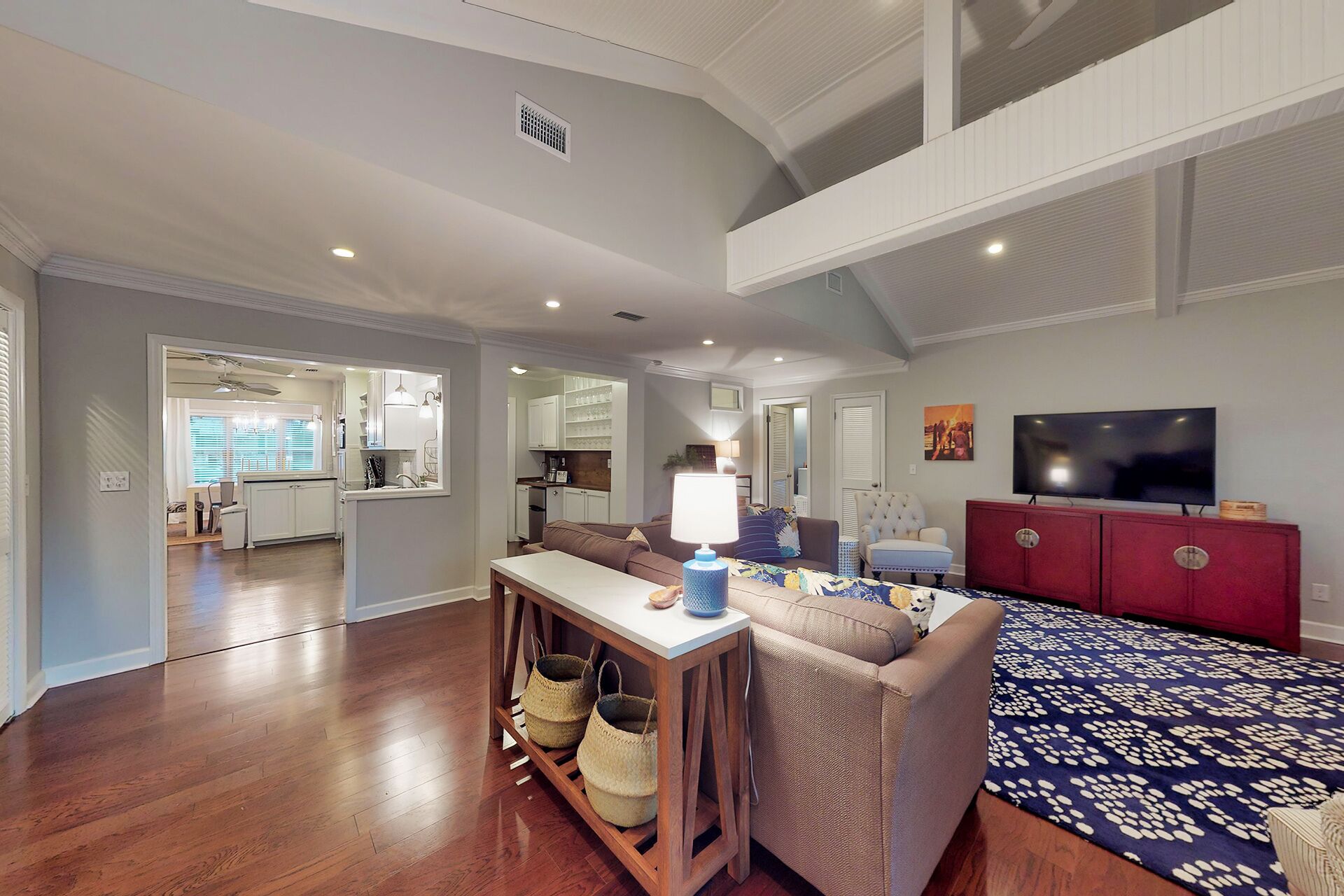 Need a big house? Heated pool, 4 Bedrooms, fun bunk room