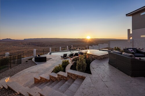 Henkeäsalpaavat näkymät | Resort tyyli takapiha! 7 Bed / 4 Bath 4300 sqft omakotitalo