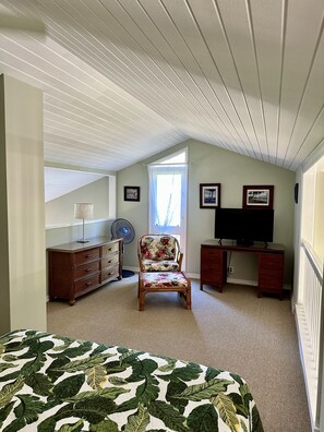 Iron/ironing board, travel cot, WiFi, bed sheets