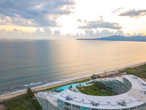 Exterior - Peninsula Nvo Vallarta 6th Floor Beachfront 2bed/2bath Condo With Oceanview Room (Bahía de Banderas)