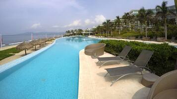 Piscine extérieure, piscine chauffée