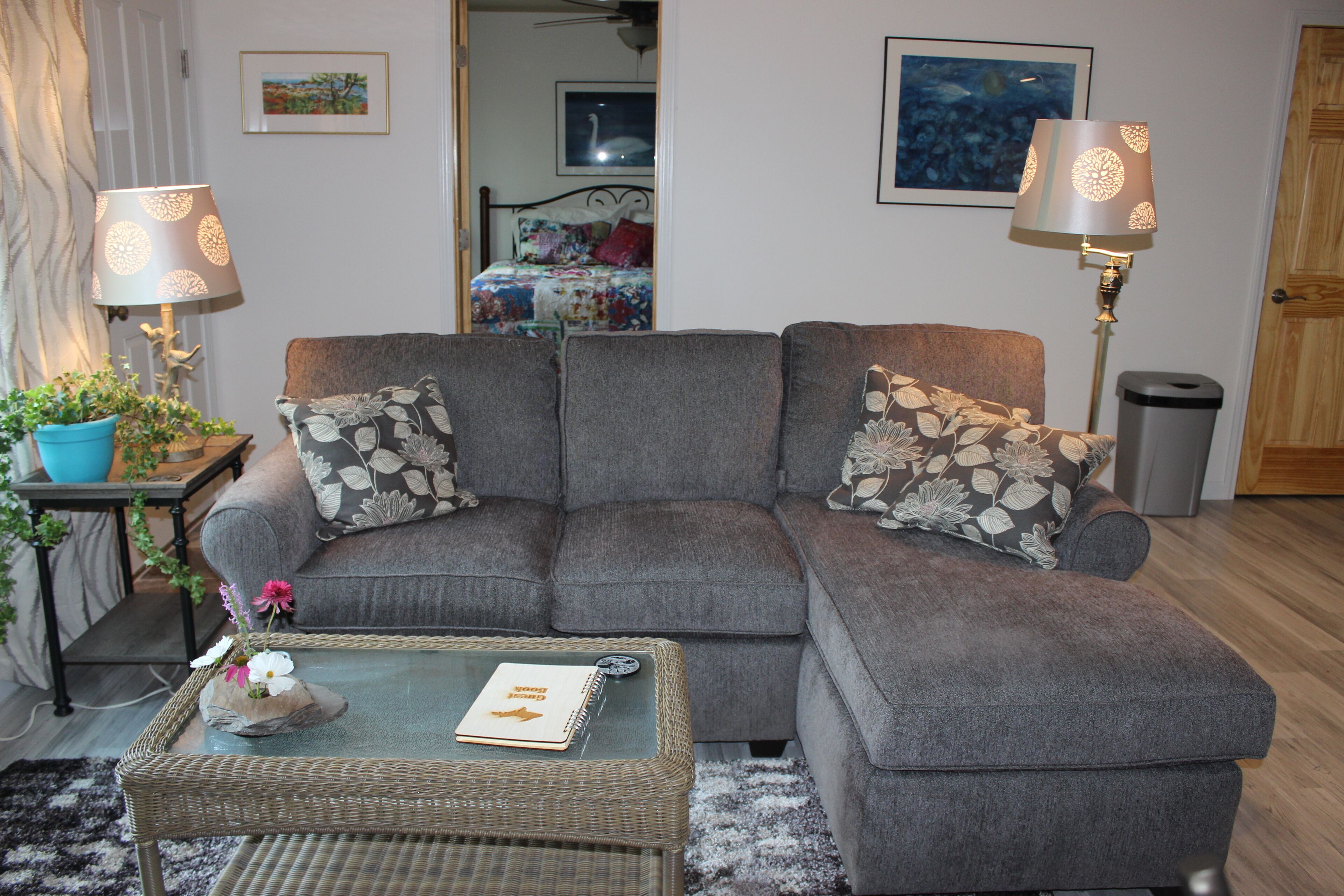 Fully equiped apartment. Our quiet retreat is perfect for couples.