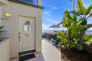 Terrace/patio - Rockaway Oceanfront 1 |Large Patio & Walkable- 3BR (San Diego)