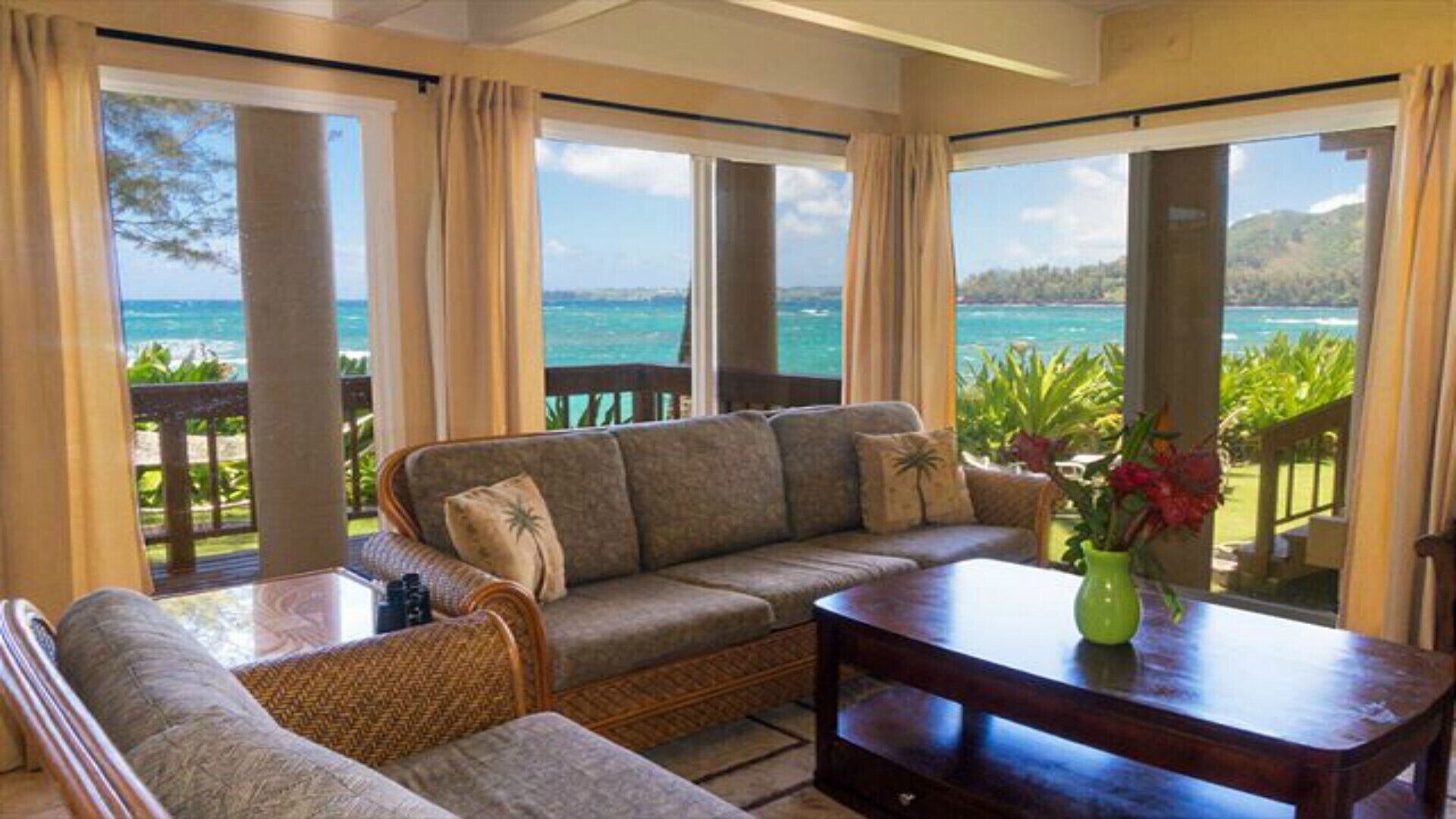 Beachfront Uncrowded Beach Is Your Backyard! 5 bedroom.<br>TMK580110100000<br>TVNC4122