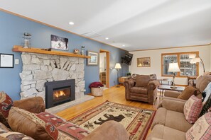 TV, fireplace, DVD player, ping pong