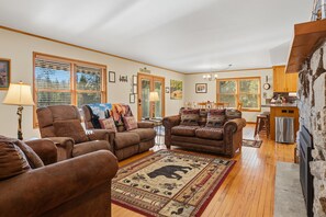 TV, fireplace, DVD player, ping pong