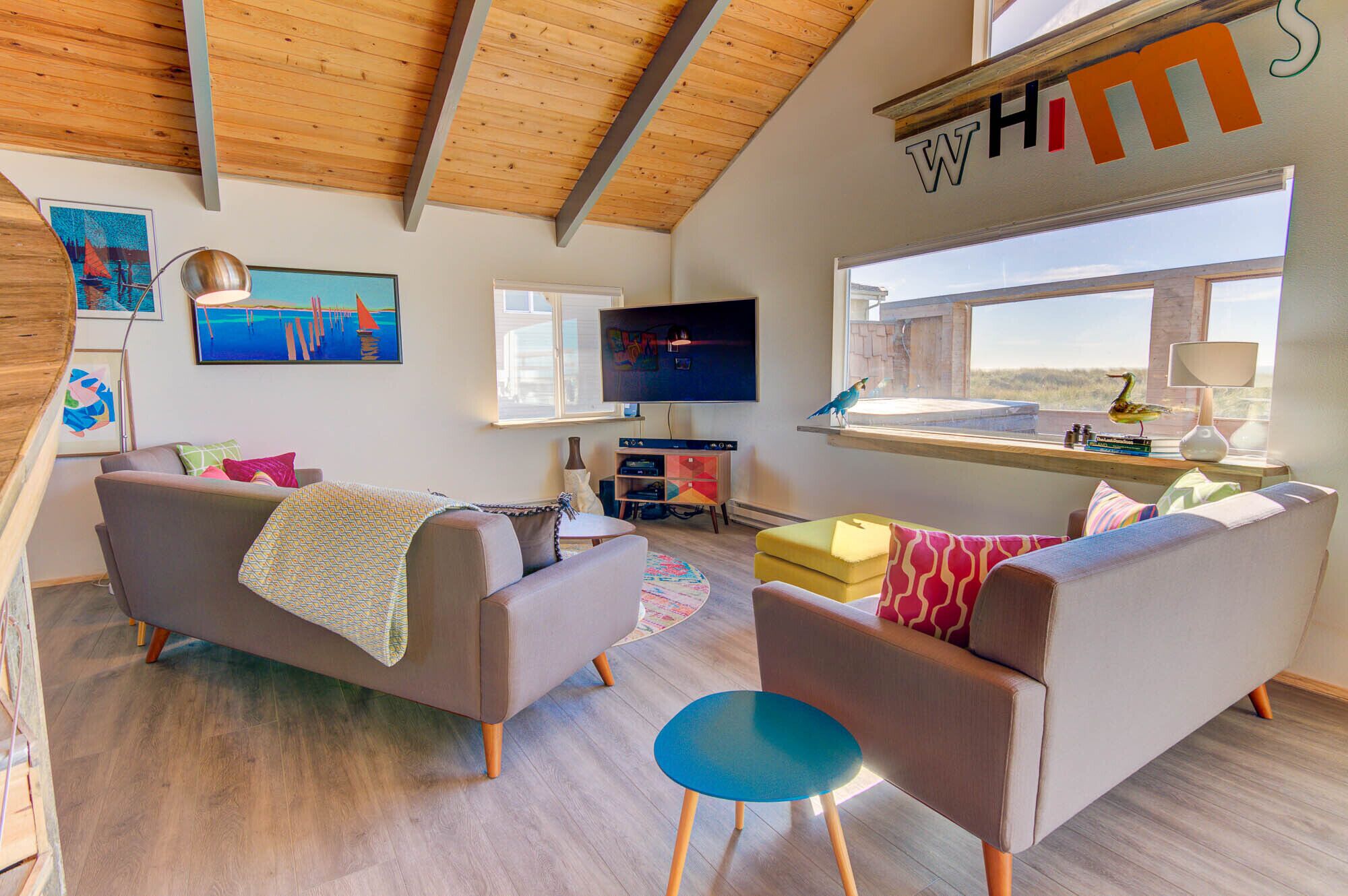 Whimsical Ocean Front Home! Hot tub & Dog Friendly!