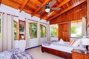 5 Schlafzimmer, Zimmersafe, Reisekinderbett, kostenloses WLAN