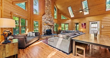 WAYAN DEN: Riverfront - kylpytynnyri - Fire Pit - Private Setting - Lähellä kaupunkia