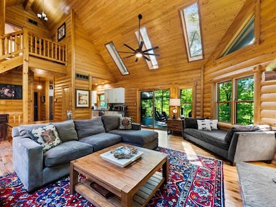 Private Cabin w/ Hot Tub, Fire Pit & River Views | WAYA's Den