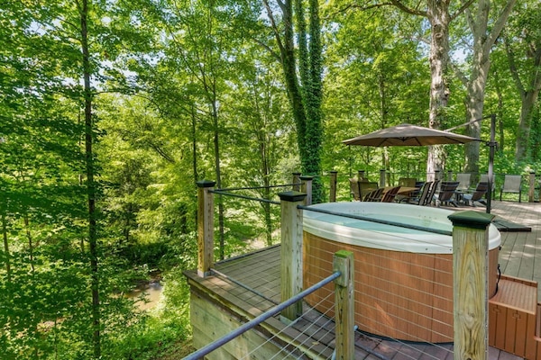 850 square foot deck with hot tub overlooking the Galien River Valley