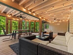 Unclassified image, 3 of 44, button