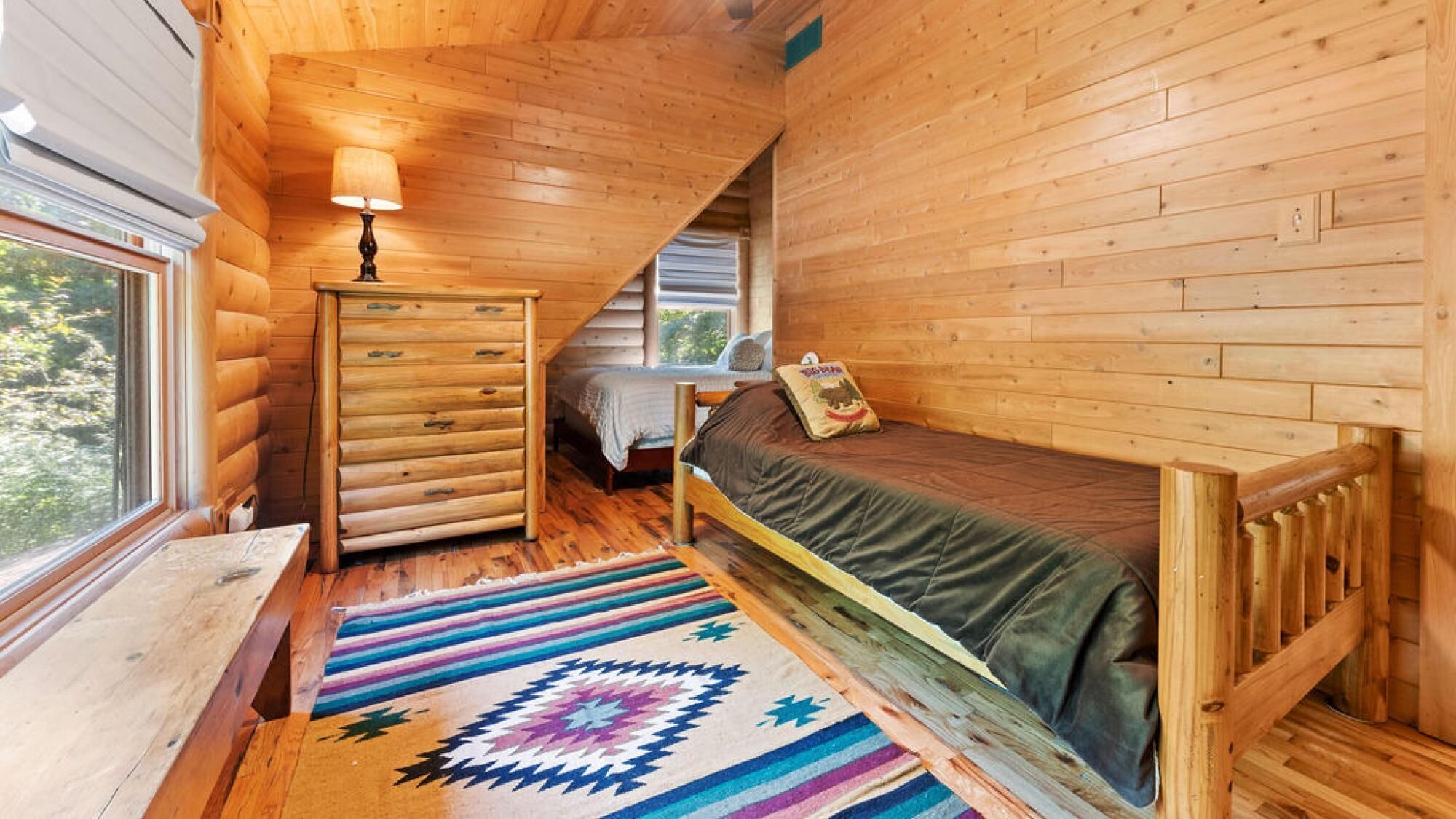 4 bedrooms, desk, iron/ironing board, free WiFi